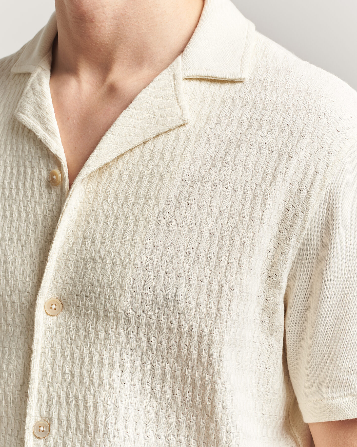 Men | Shirts | Oscar Jacobson | Kirk Knitted Short Sleeve Shirt Off White