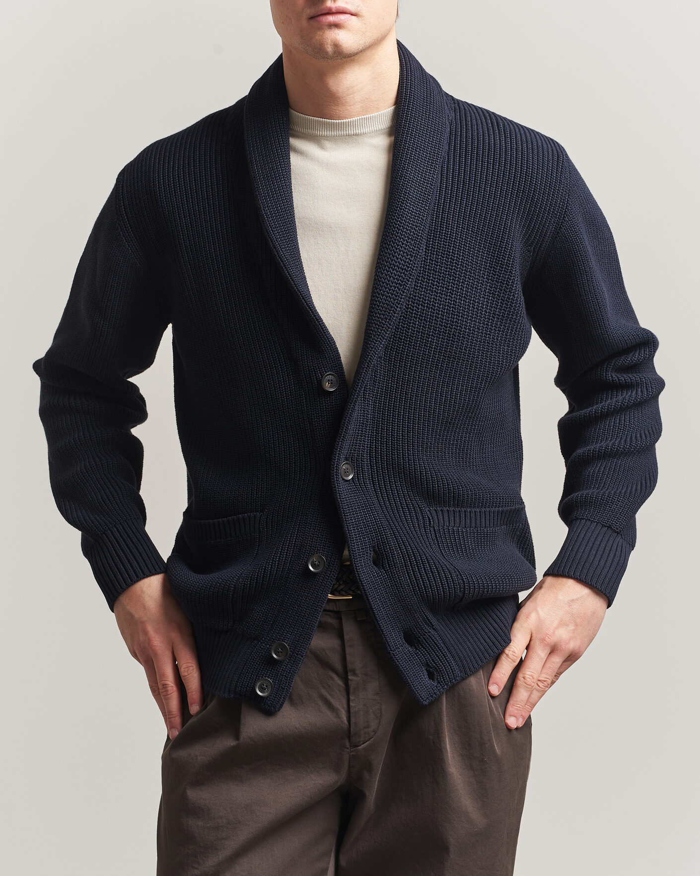 Men | Sweaters & Knitwear | Oscar Jacobson | Roland Knitted Cotton Cardigan Navy