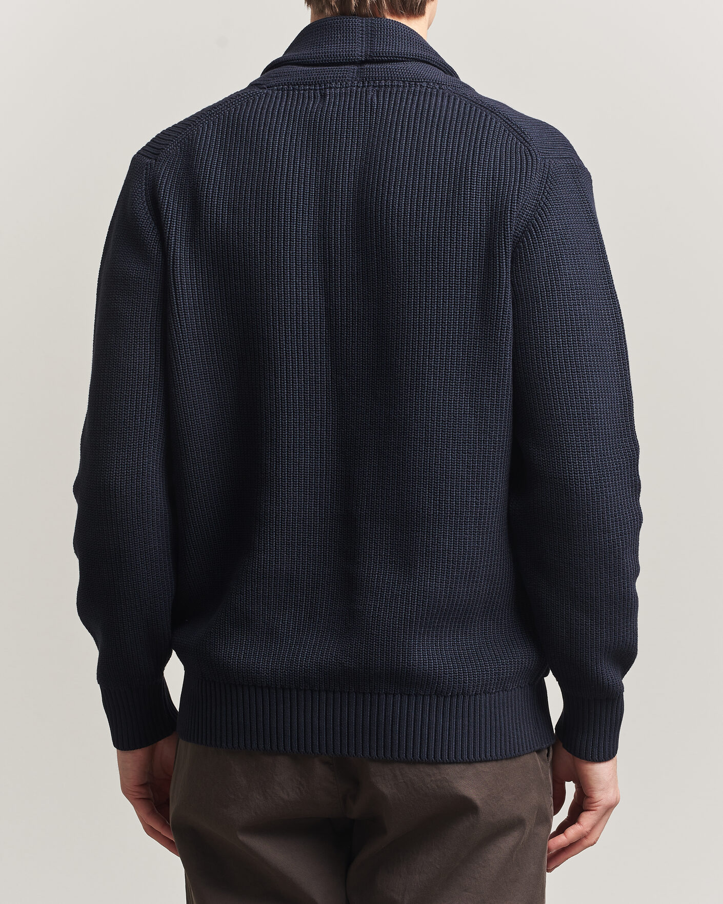 Men | Sweaters & Knitwear | Oscar Jacobson | Roland Knitted Cotton Cardigan Navy