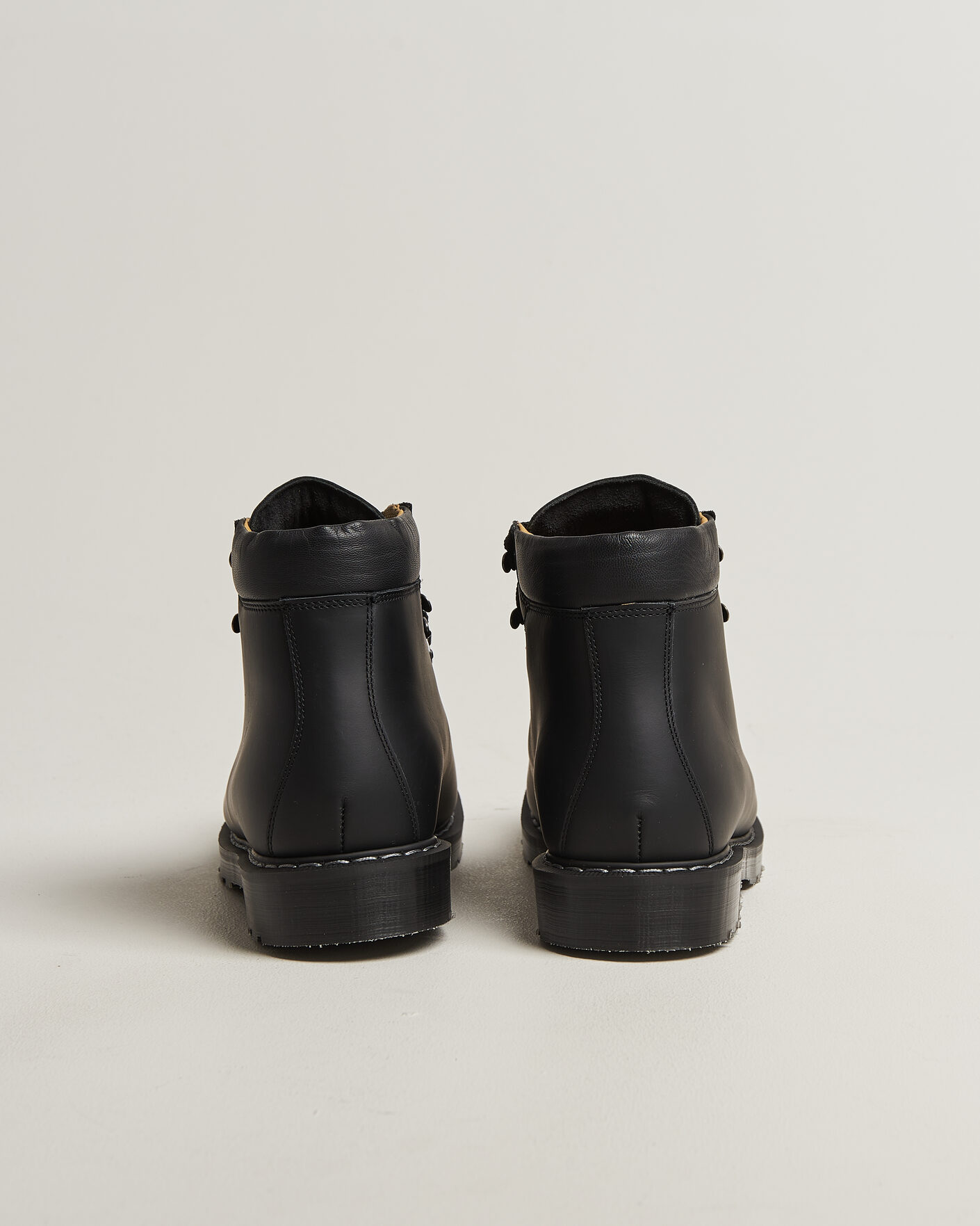 Men | Boots | Solovair | Urban Hiker Boot Black Waxy