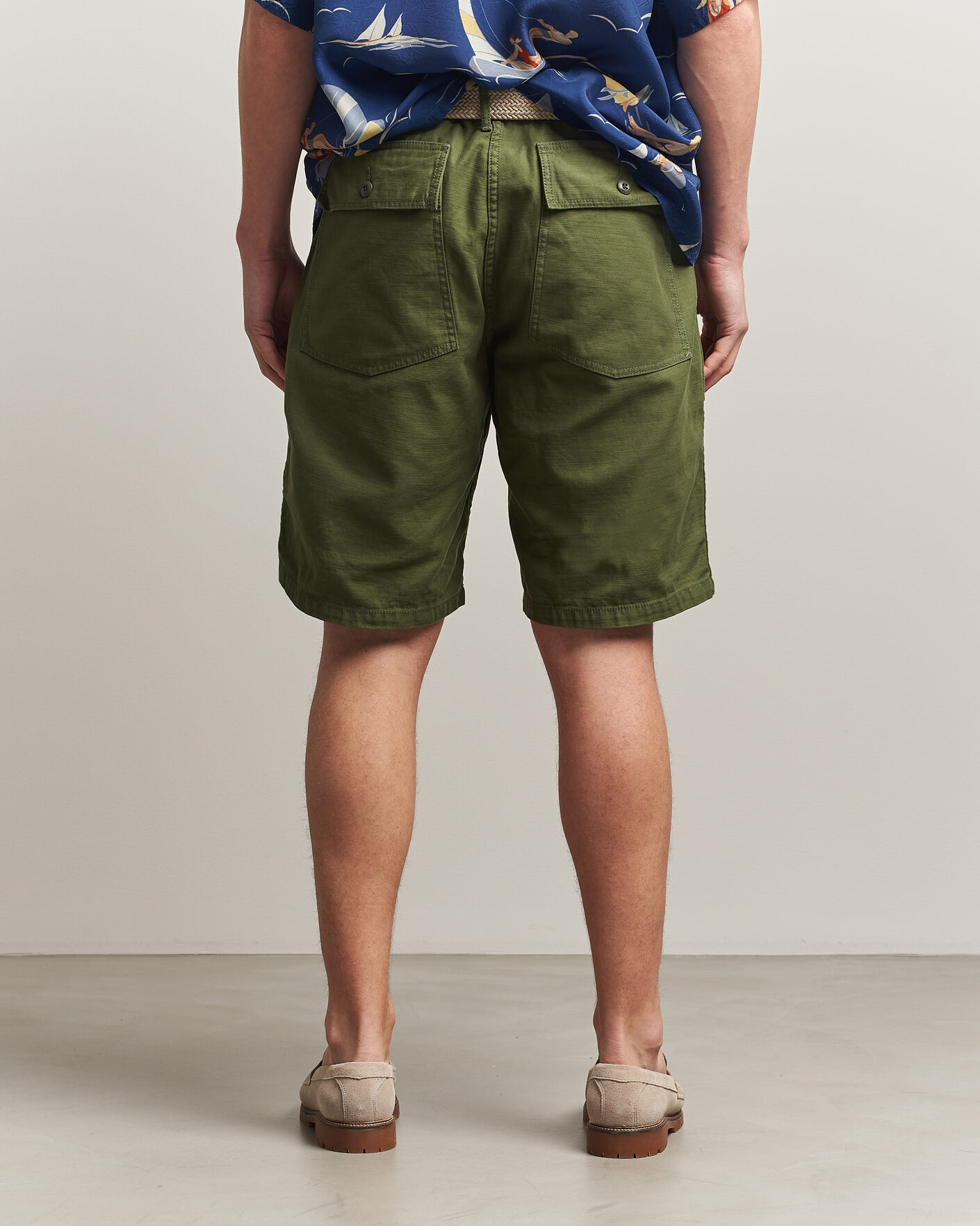 Men | Shorts | BEAMS PLUS | MIL Utility Sateen Shorts Olive