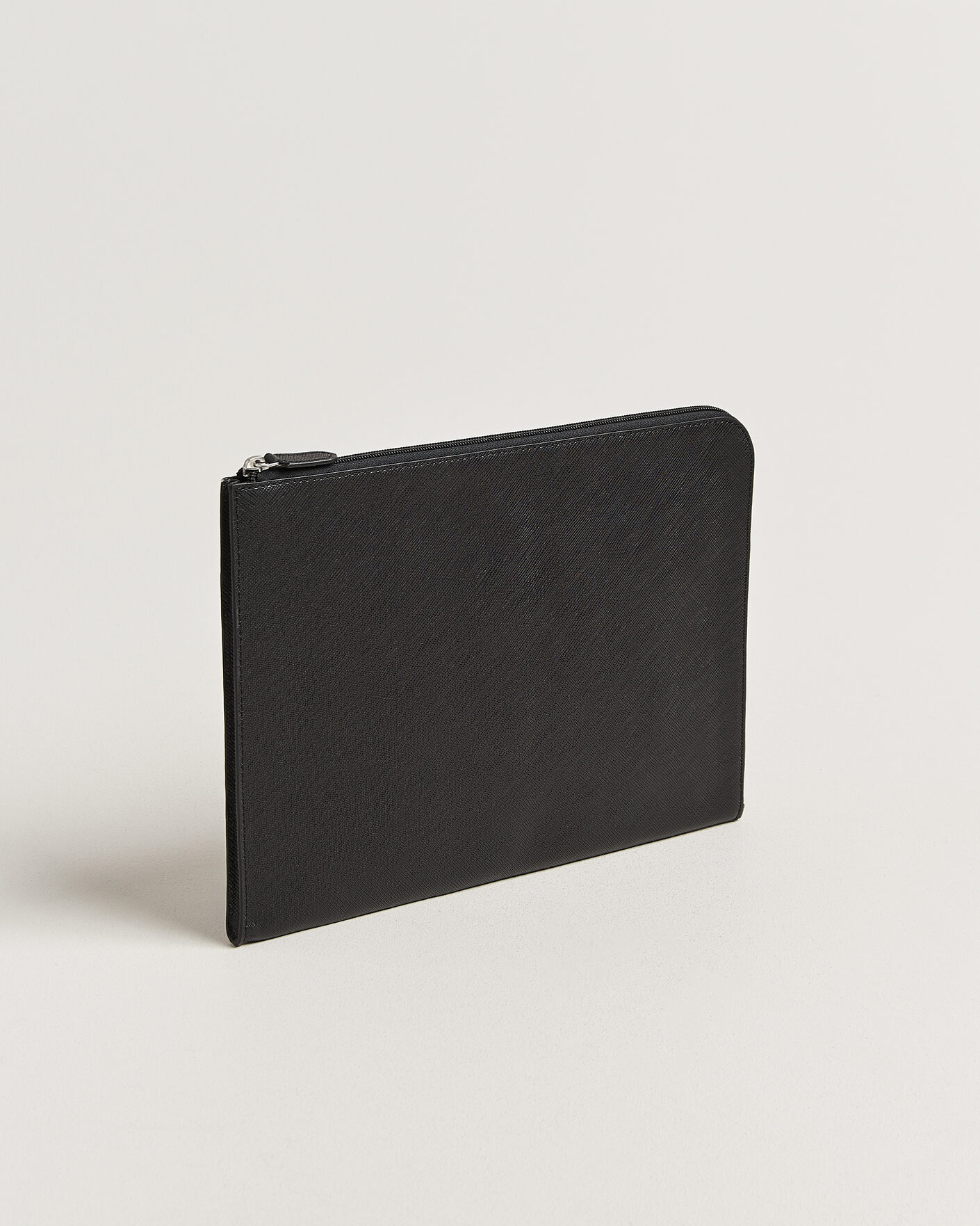 Men | Bags | Loake Shoemakers | Gresham Grain Leather Laptop Cover Black