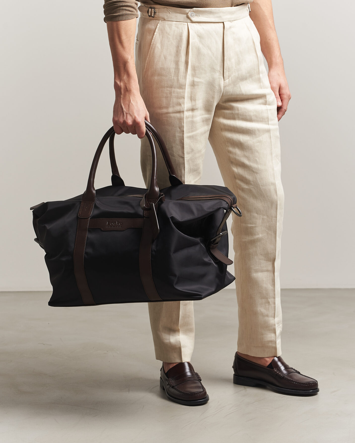 Men | Bags | Loake Shoemakers | Gower Nylon/Leather Holdall Black