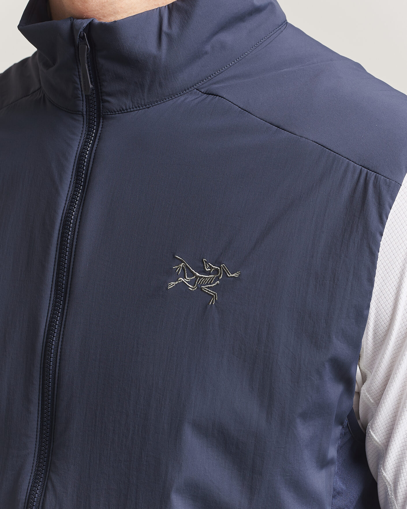 Arc'teryx Atom Lightweight Vest Black Sapphire at CareOfCarl.com
