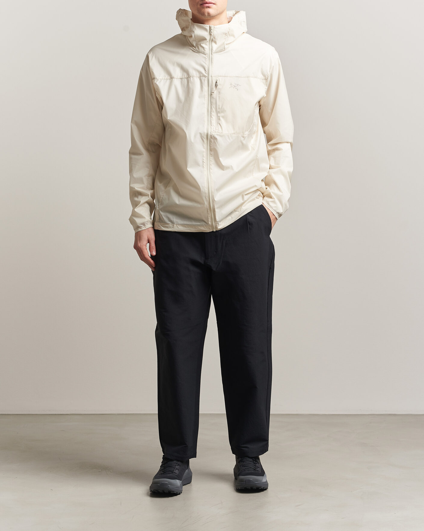 Men | Coats & Jackets | Arc'teryx | Squamish Lightweight Hooded Jacket Sea Salt