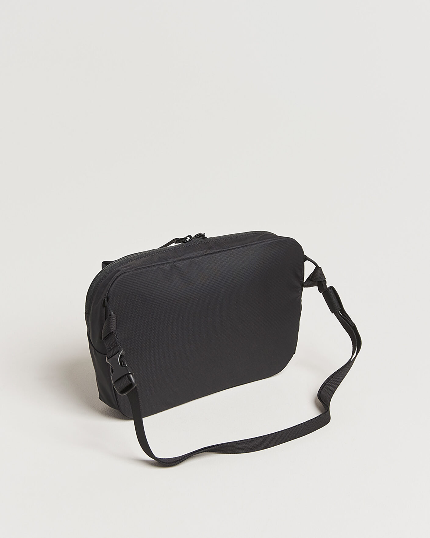 Men | Bags | Arc'teryx | Heliad Crossbody Bag Black