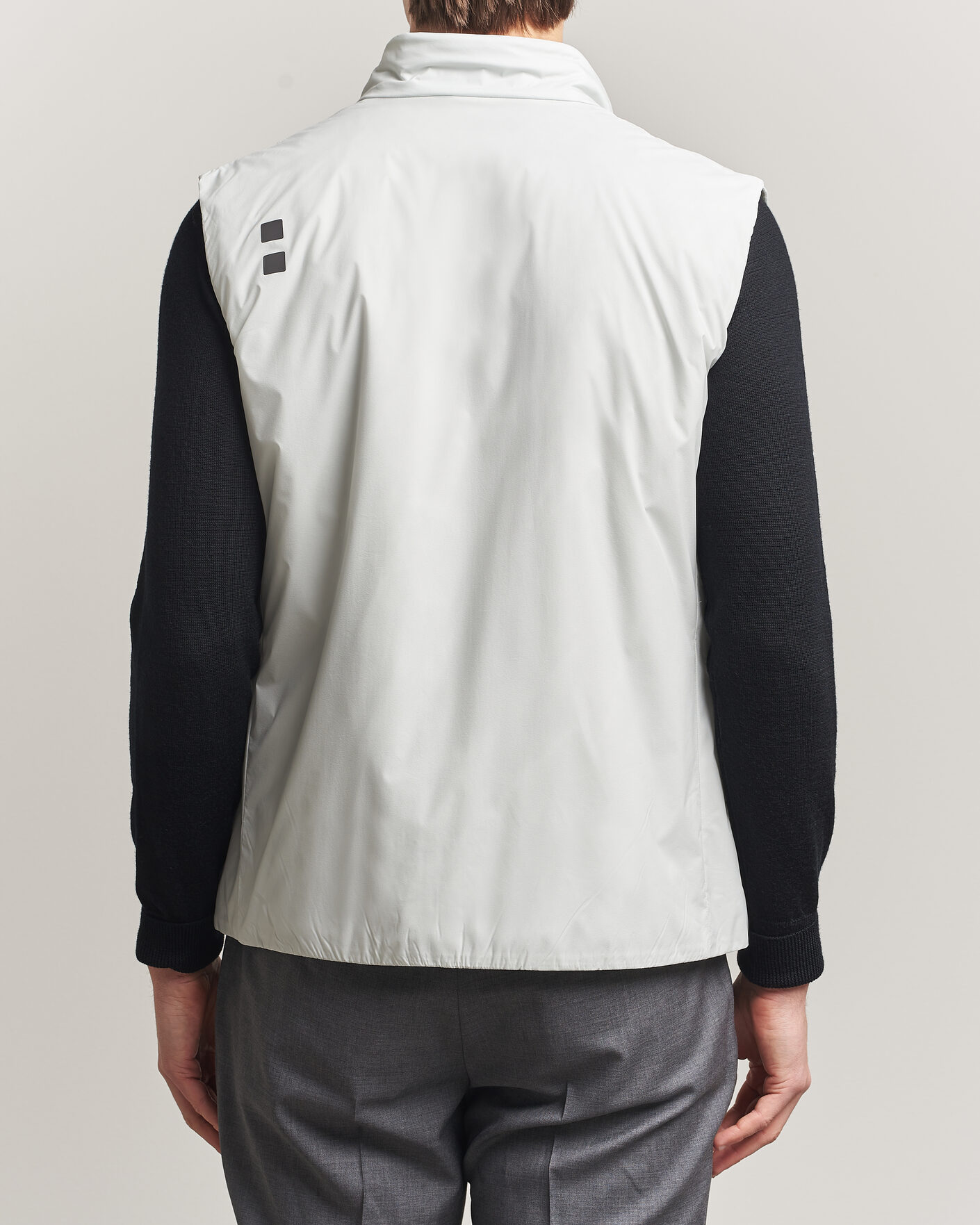 Men | Gilets | UBR | Raptor Lightweight Vest Chalk