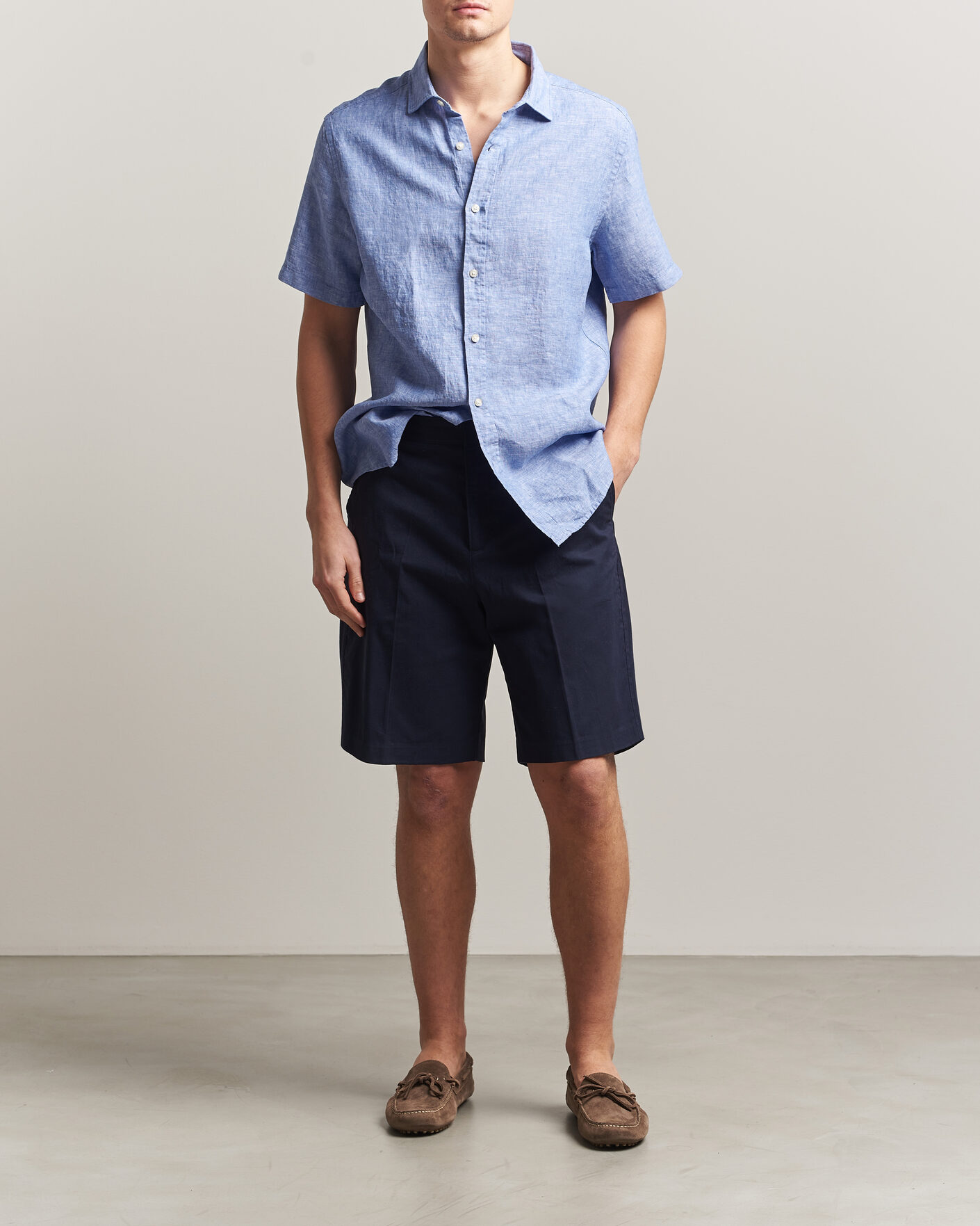 Men | Shirts | Charles Tyrwhitt | Pure Linen Short Sleeve Slim Fit Shirt Cornflower Blue