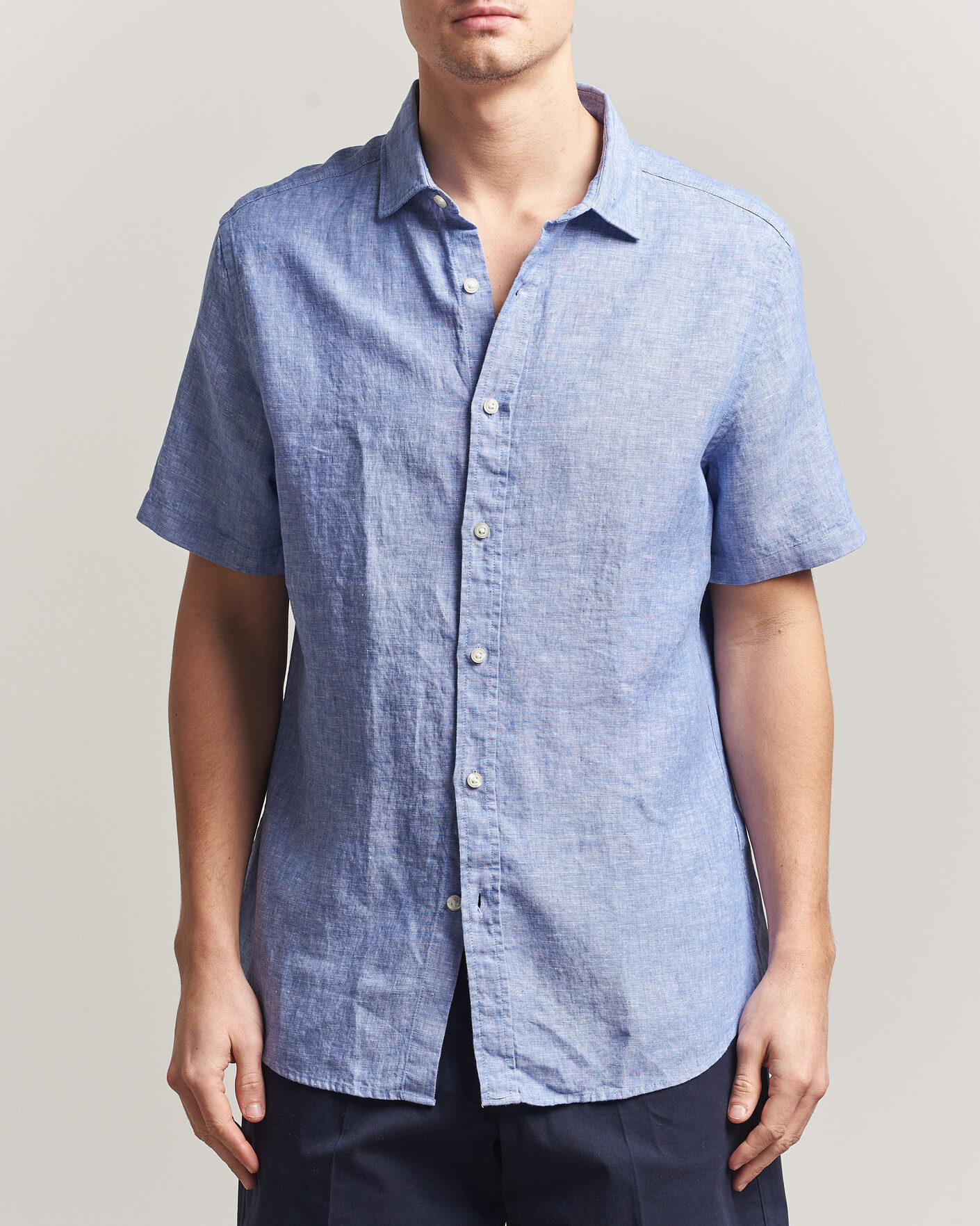 Men | Shirts | Charles Tyrwhitt | Pure Linen Short Sleeve Slim Fit Shirt Cornflower Blue
