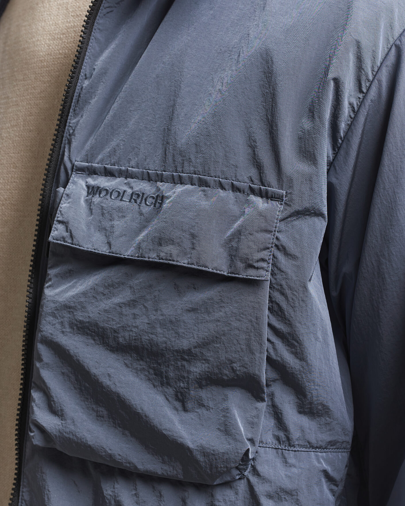 Men | Coats & Jackets | Woolrich | Shiny Nylon Hooded Jacket Grisaille