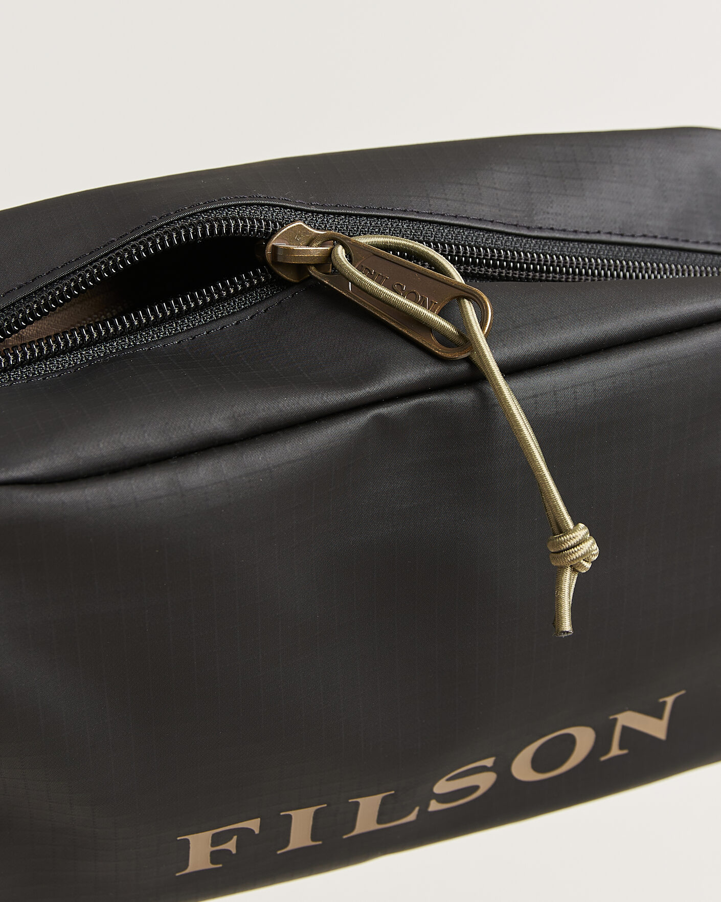 Men | Bags | Filson | All Weather Travel Pack Black