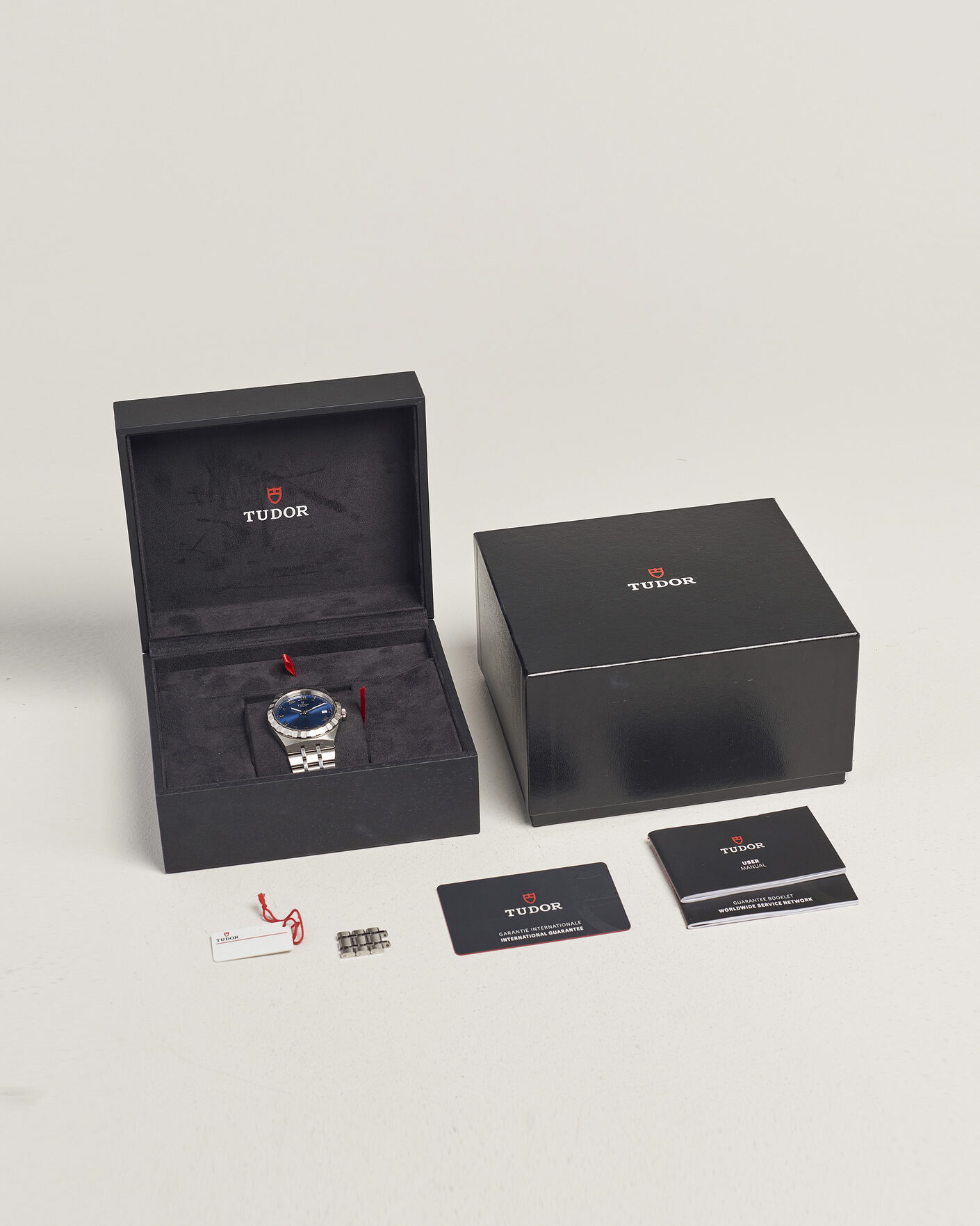 Men | Pre-Owned & Vintage Watches | Tudor Pre-Owned | Royal 38