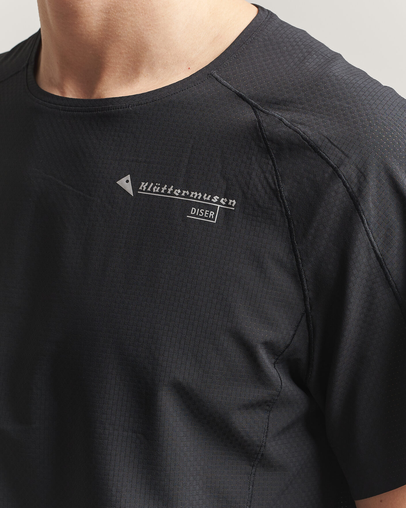 Men | T-Shirts | Klättermusen | Diser Lightweight T-Shirt Black