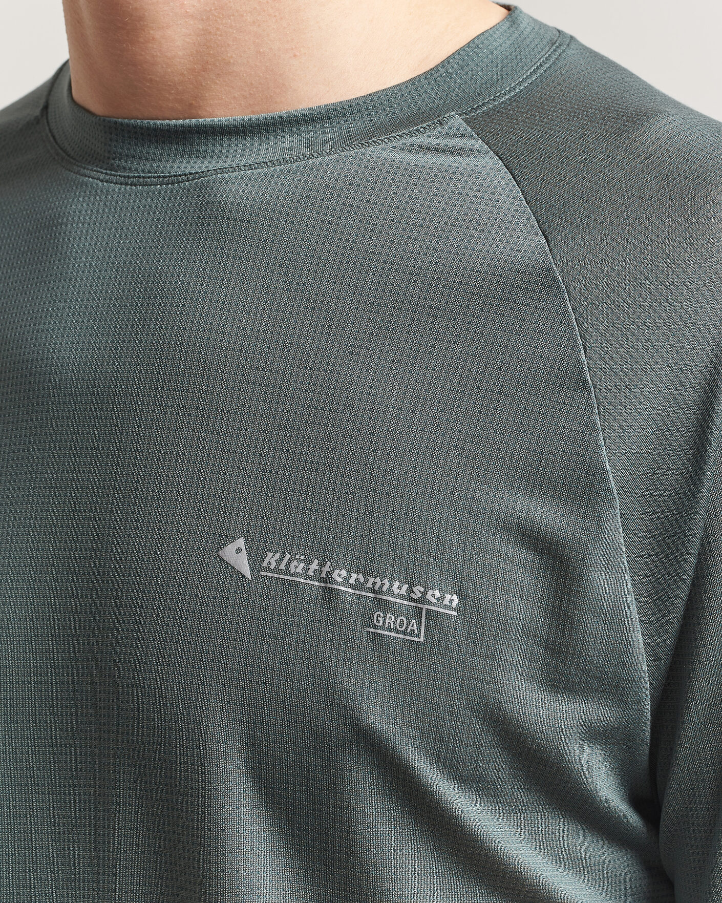 Men | T-Shirts | Klättermusen | Groa Lightweight Tencel Long Sleeve T-Shirt Teal Grey