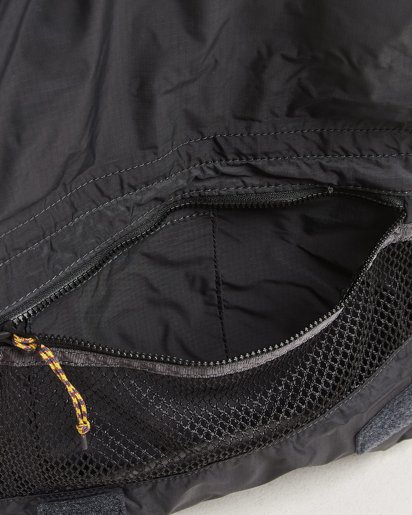 Men | Bags | Klättermusen | Algir Foldover Bag Raven