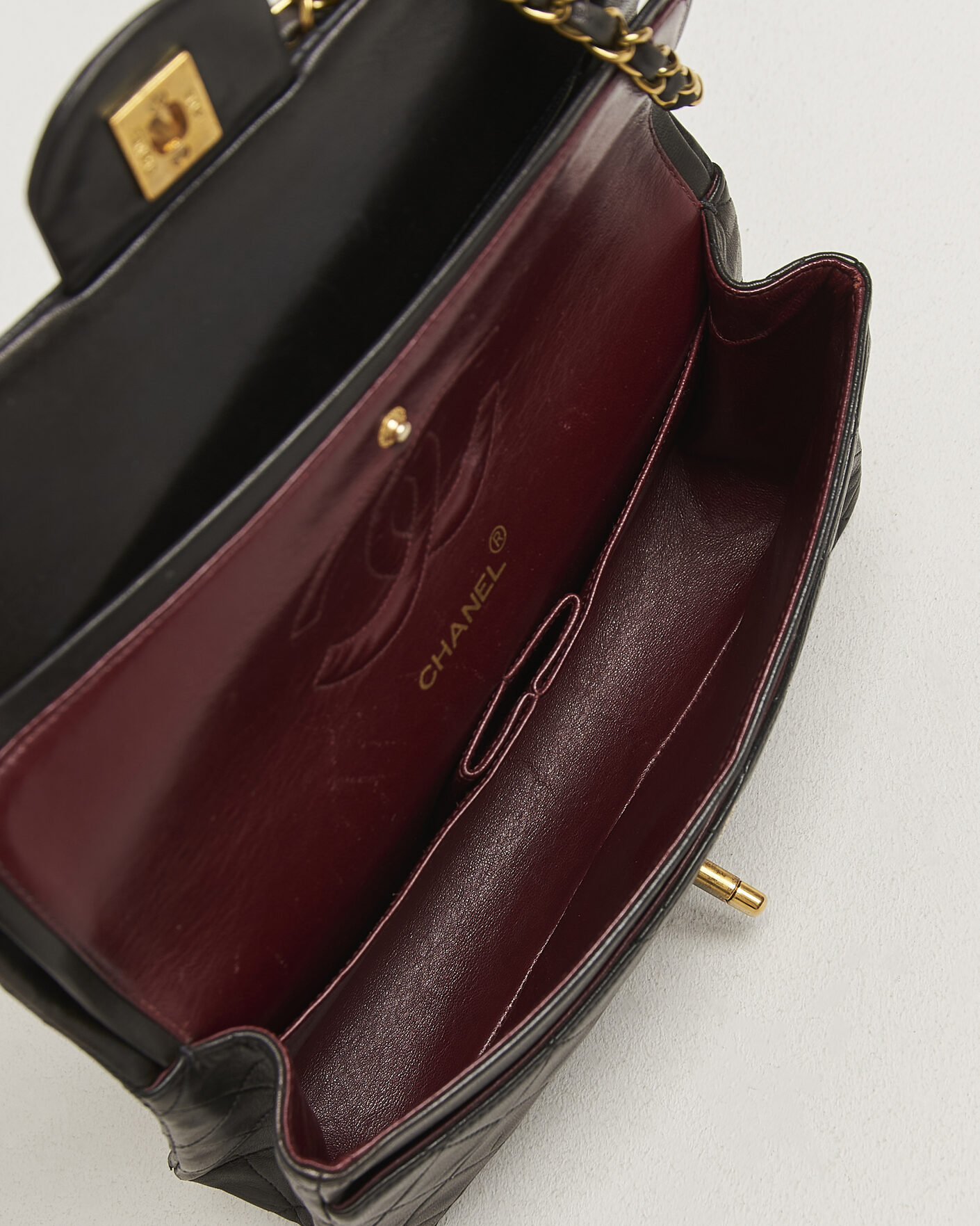 Men | Pre-Owned & Vintage Bags | Chanel Pre-Owned | Classic Medium Double Flap Bag Black