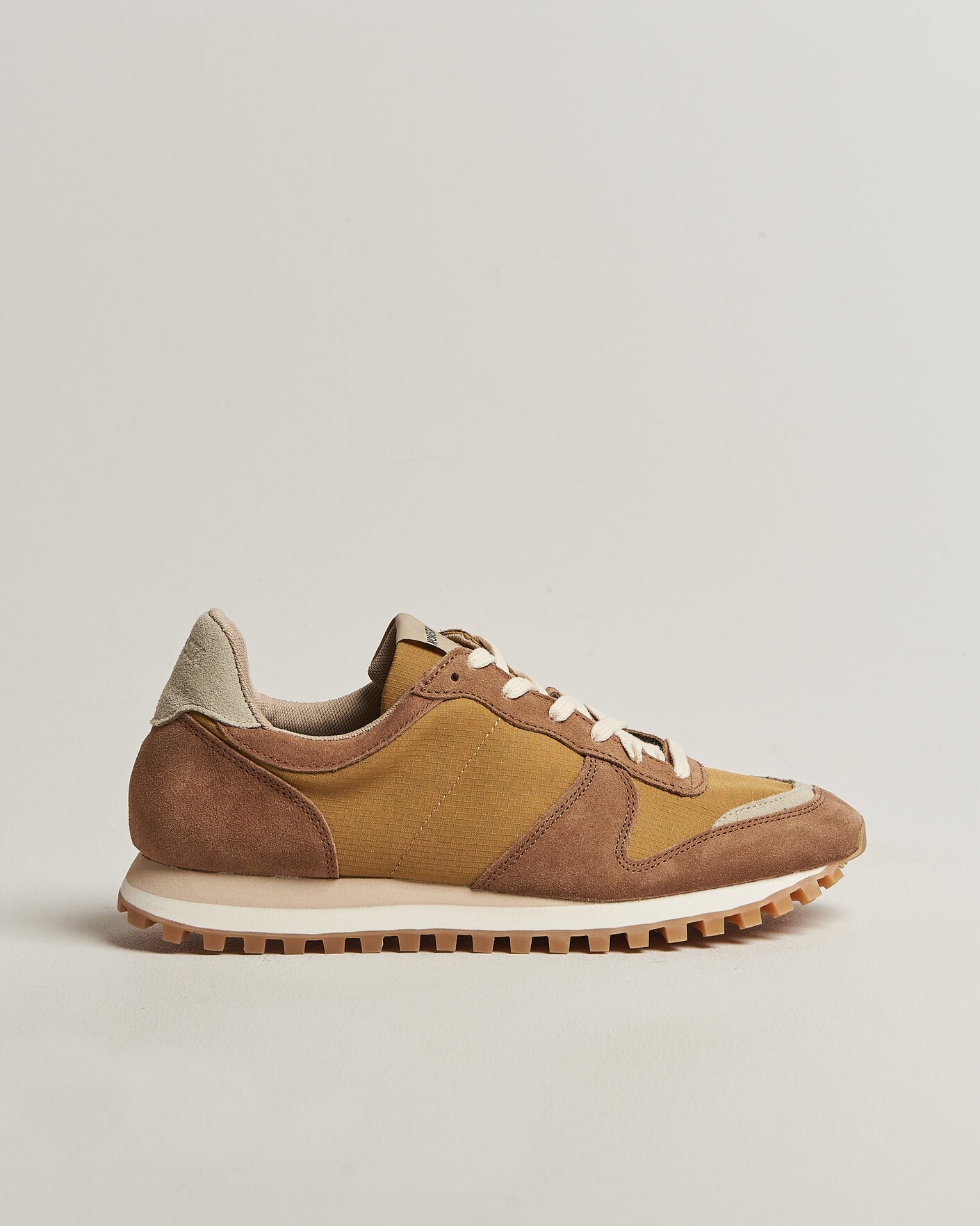 Men | Sneakers | Novesta | Marathon Trail Running Sneaker Cognac/Beige