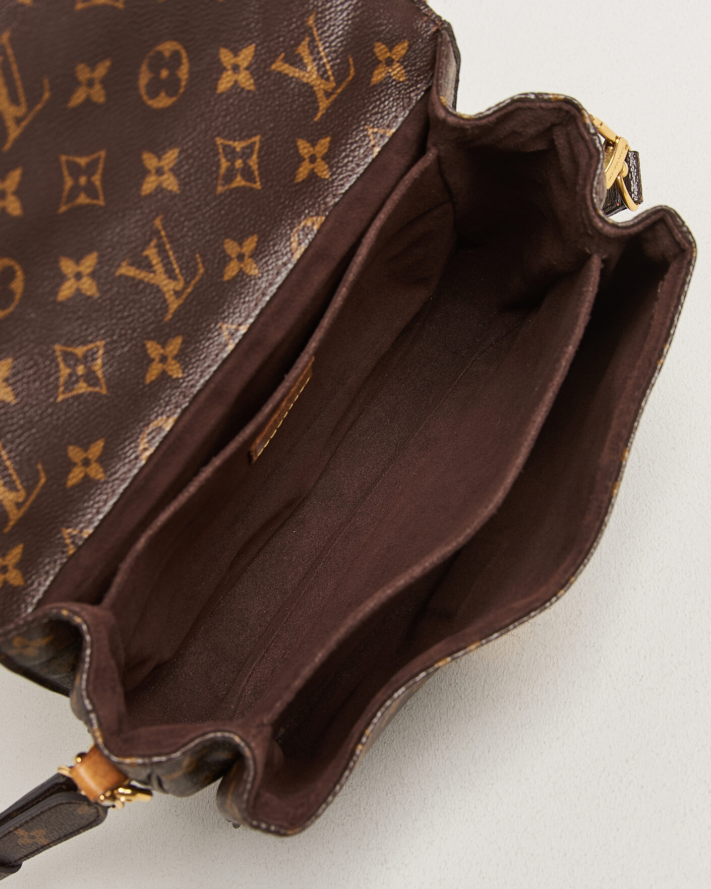 Men | Pre-Owned & Vintage Bags | Louis Vuitton Pre-Owned | Pochette Métis Monogram