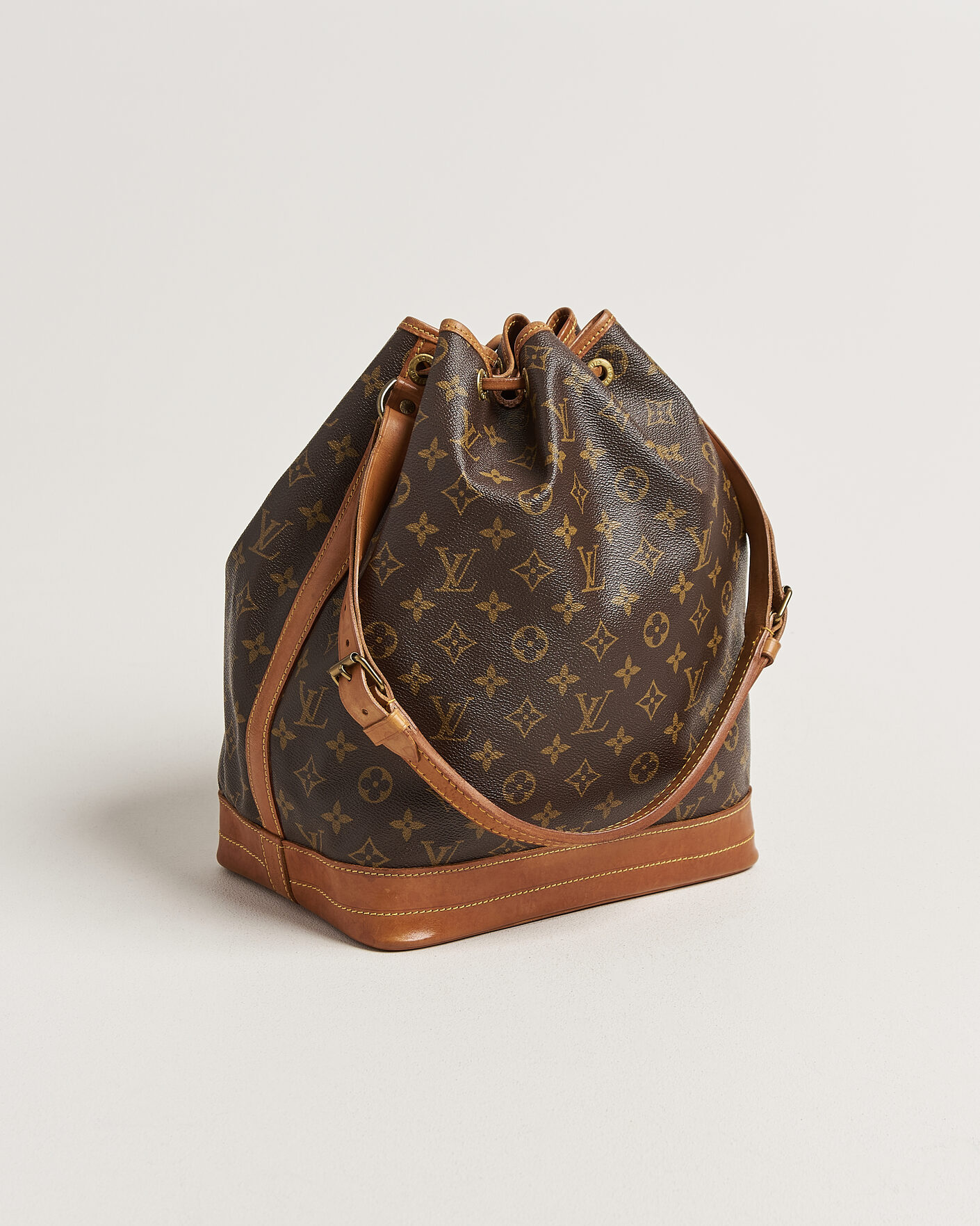 Men | Pre-Owned & Vintage Bags | Louis Vuitton Pre-Owned | Noé Monogram