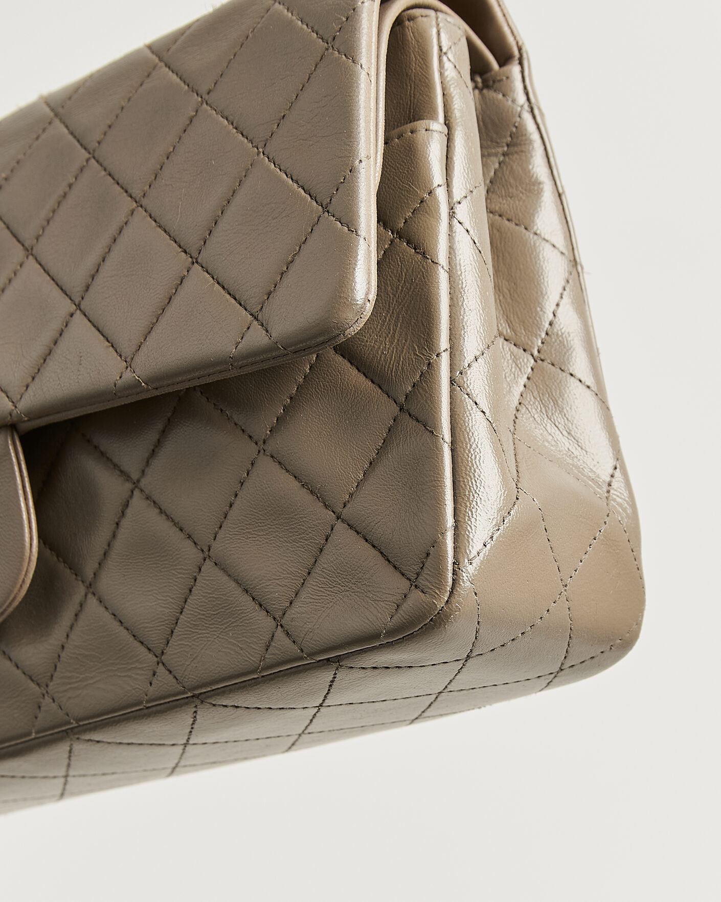 Men | Pre-Owned & Vintage Bags | Chanel Pre-Owned | Classic Medium Double Flap Bag Lambskin Beige