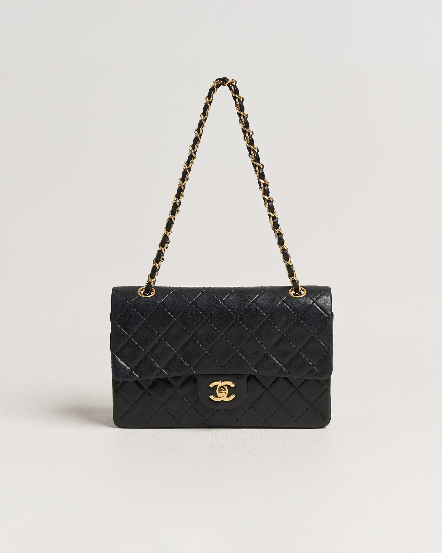 Men | Pre-Owned & Vintage Bags | Chanel Pre-Owned | Classic Medium Double Flap Bag Lambskin Black