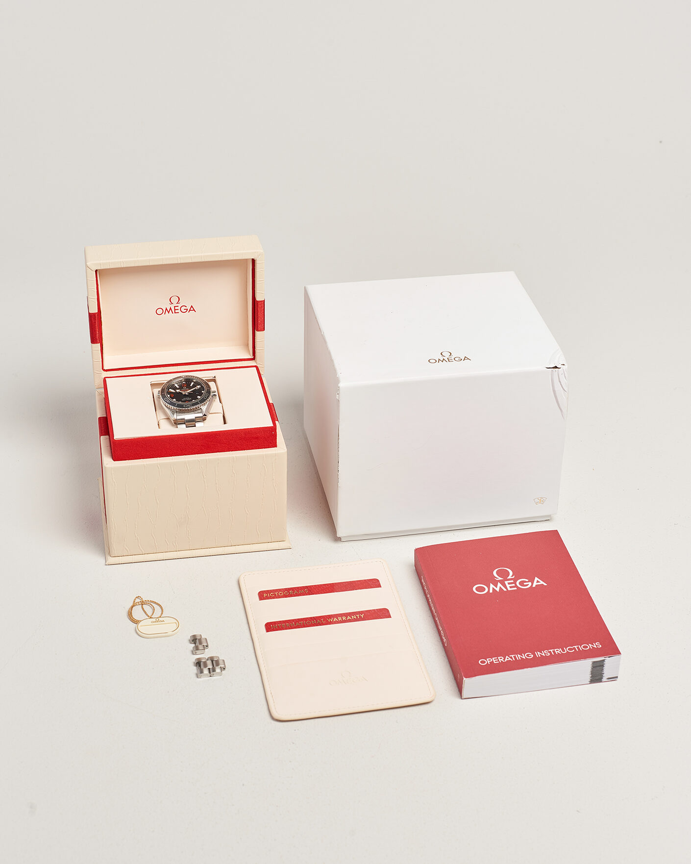 Men | Pre-Owned & Vintage Watches | Omega Pre-Owned | Seamaster Planet Ocean 600M 