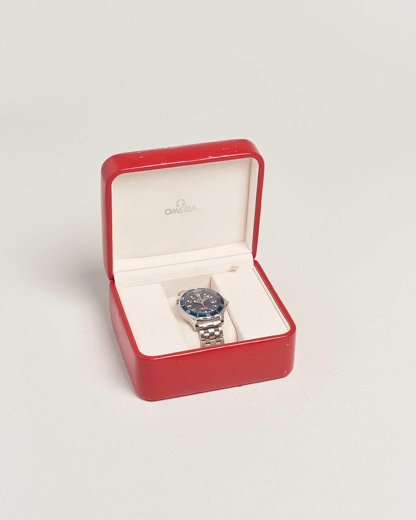 Men | Pre-Owned & Vintage Watches | Omega Pre-Owned | Seamaster 300M GMT