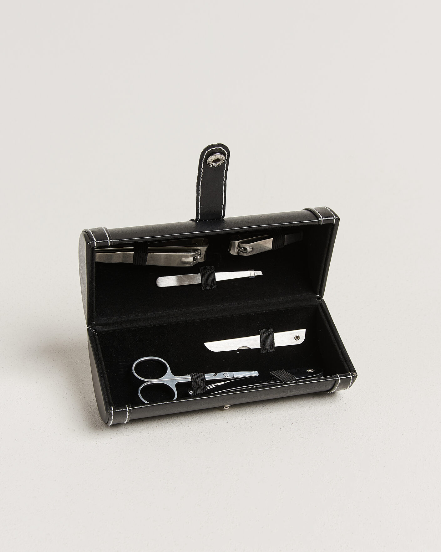 Men | Home | Authentic Models | Grooming Kit