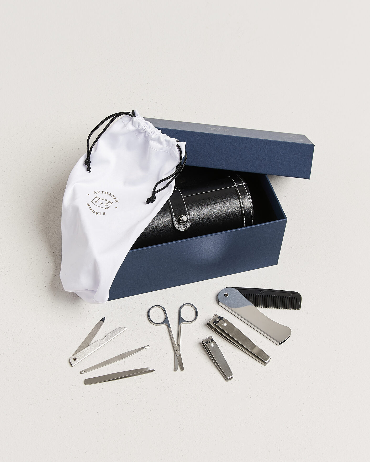 Men | Home | Authentic Models | Grooming Kit