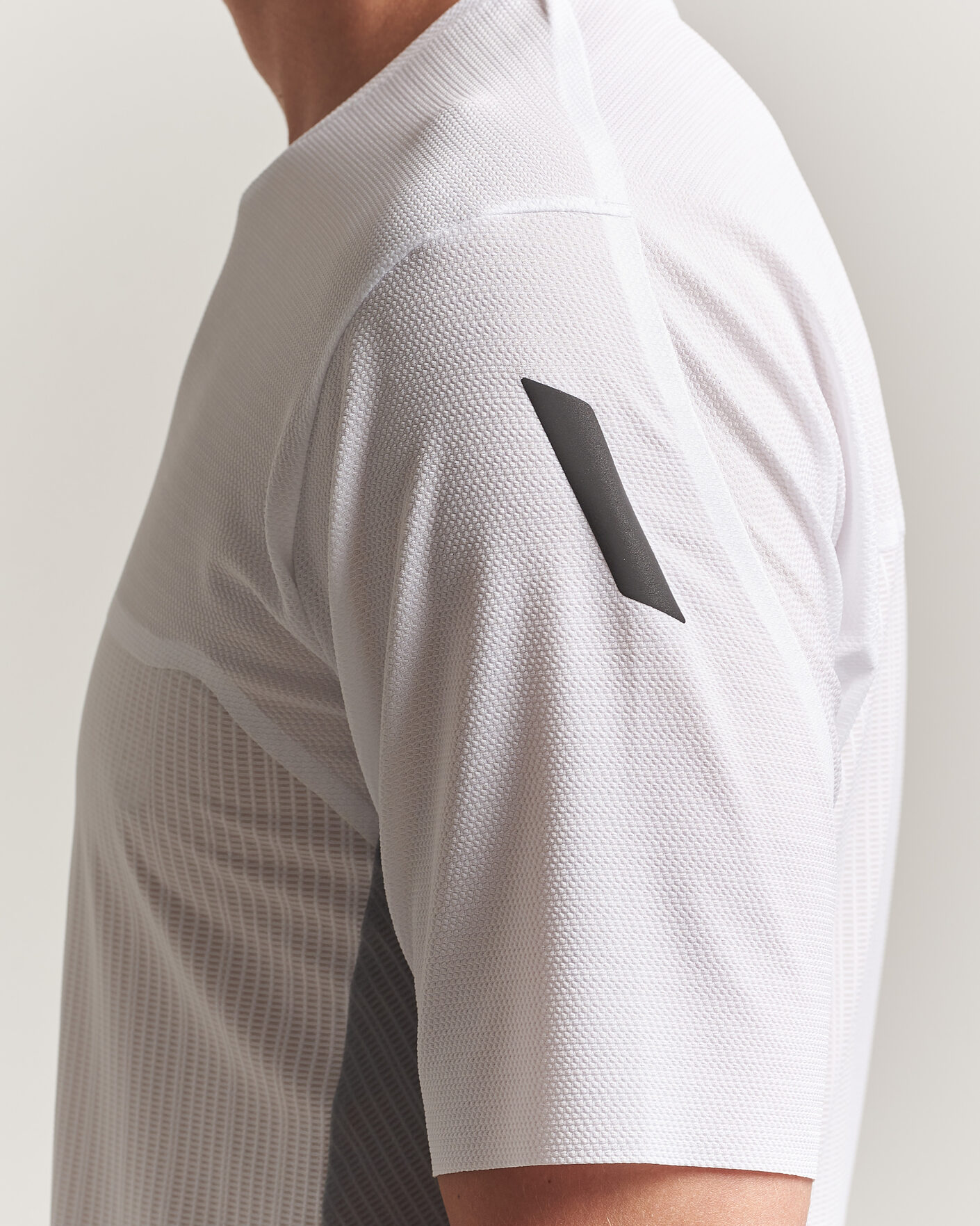 Men | T-Shirts | SOAR Running | Hot Weather Tee White/Silver