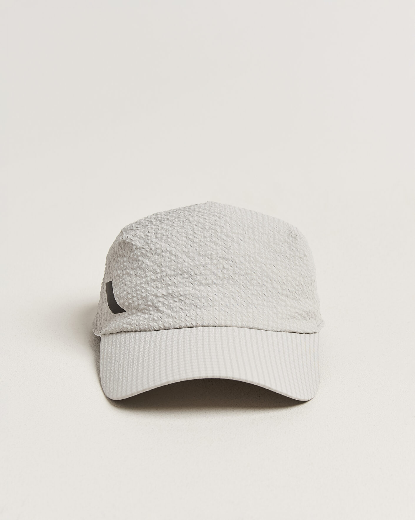 Men | Hats & Caps | SOAR Running | Dart Cap Silver Grey