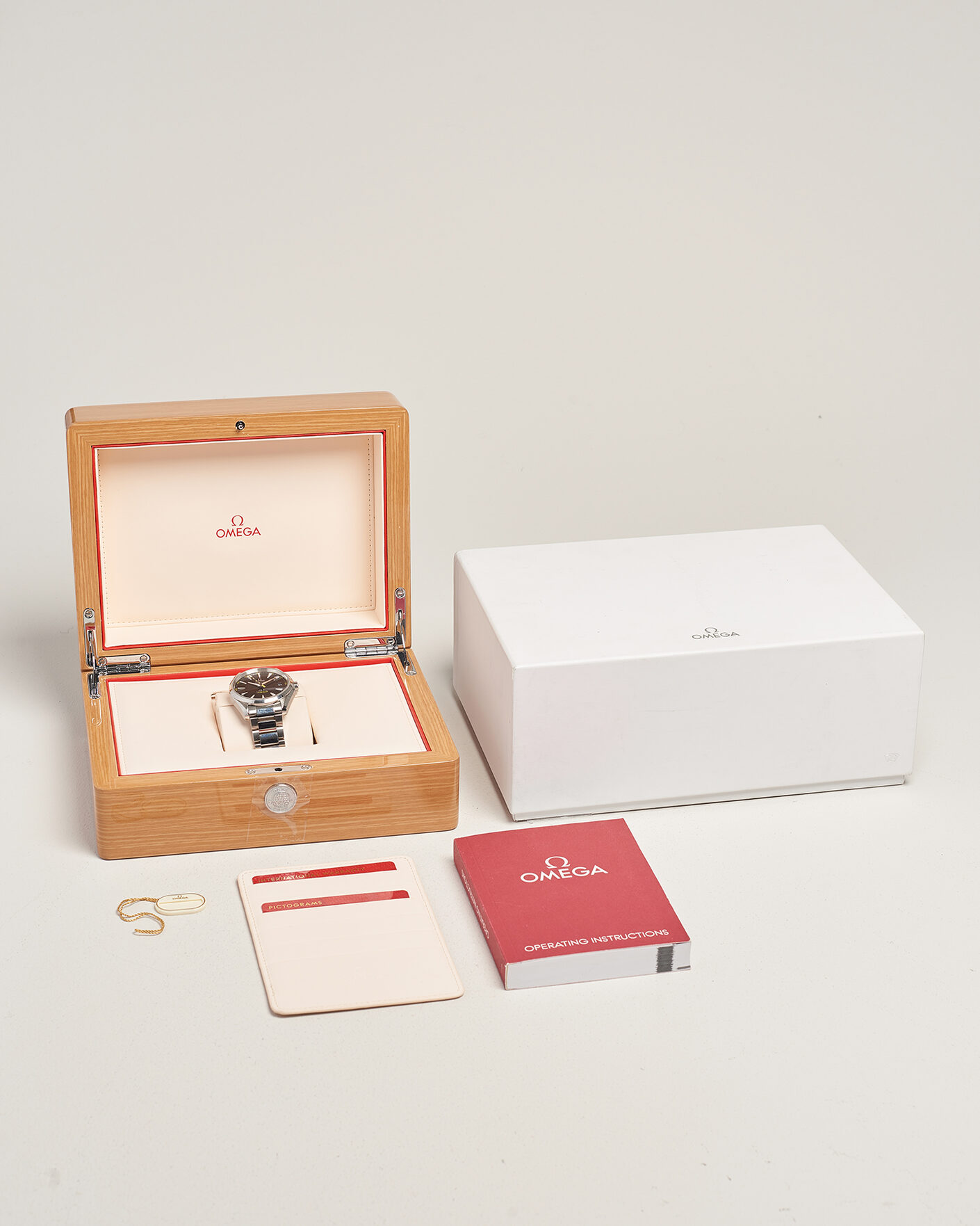 Men | Pre-Owned & Vintage Watches | Omega Pre-Owned | Seamaster Aqua Terra 15.000 Gauss 