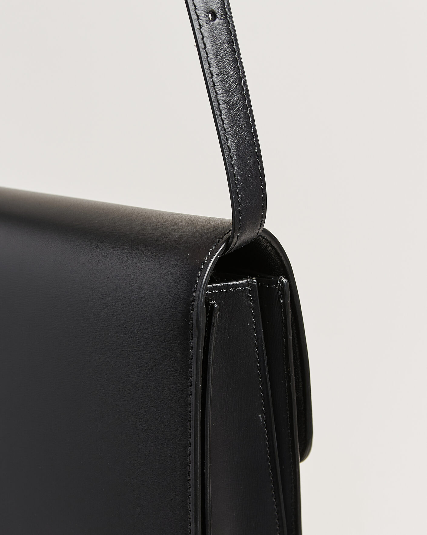 Men | Pre-Owned & Vintage Bags | Celine Pre-Owned | Box Bag Medium Black