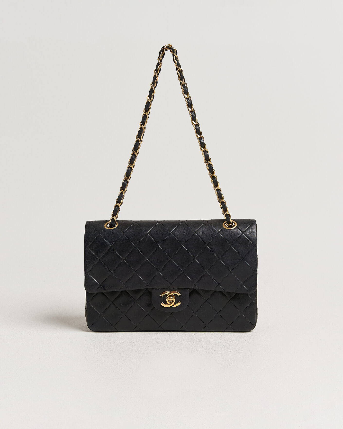 Men | Pre-Owned & Vintage Bags | Chanel Pre-Owned | Classic Medium Double Flap Bag Lambskin Black