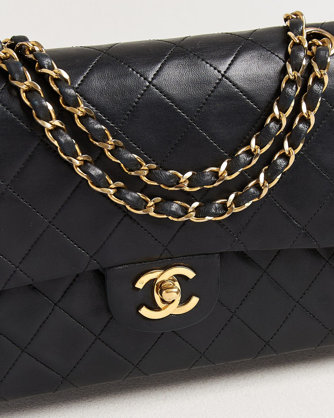 Men | Pre-Owned & Vintage Bags | Chanel Pre-Owned | Classic Medium Double Flap Bag Lambskin Black