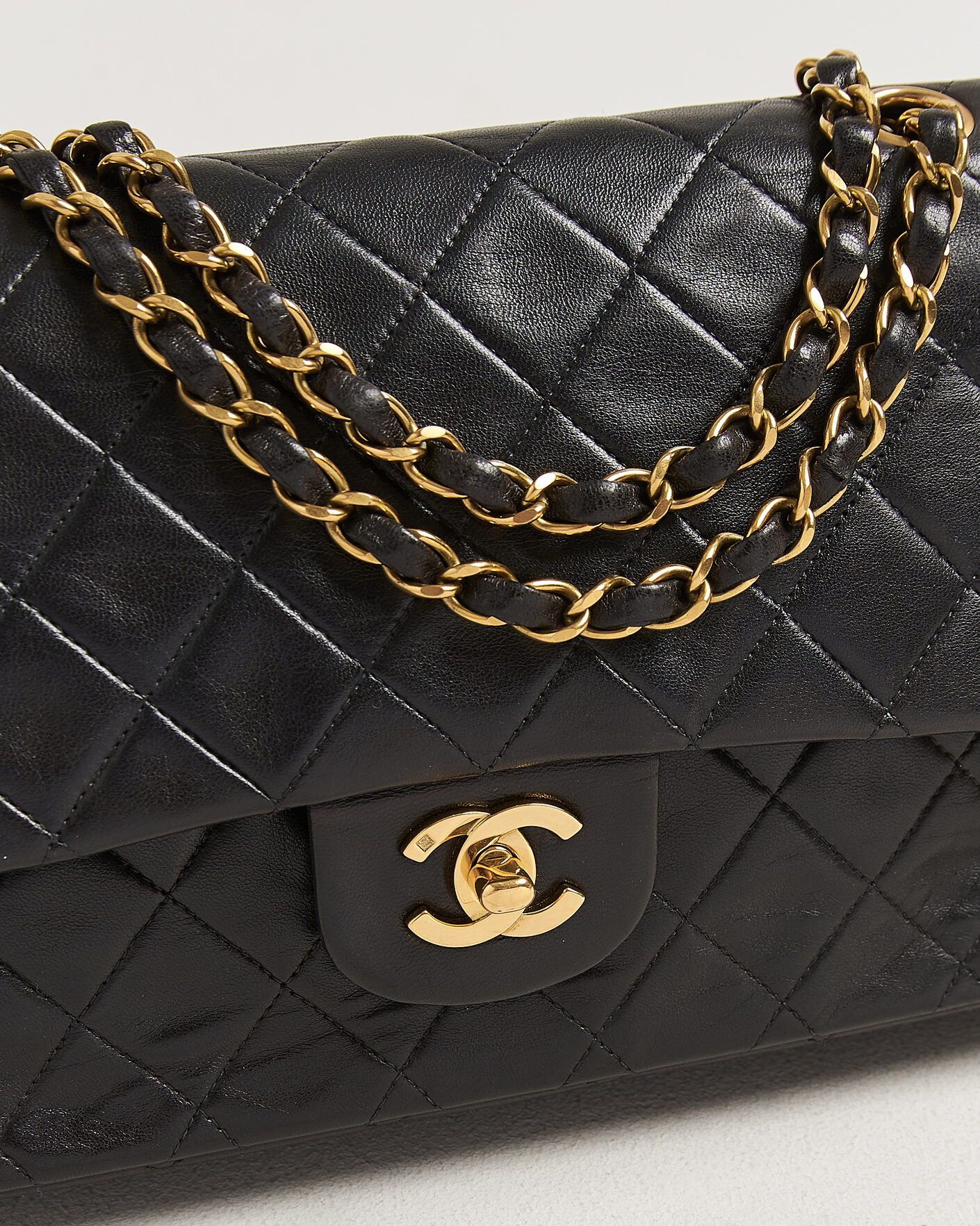 Men | Pre-Owned & Vintage Bags | Chanel Pre-Owned | Classic Medium Double Flap Bag Lambskin Black