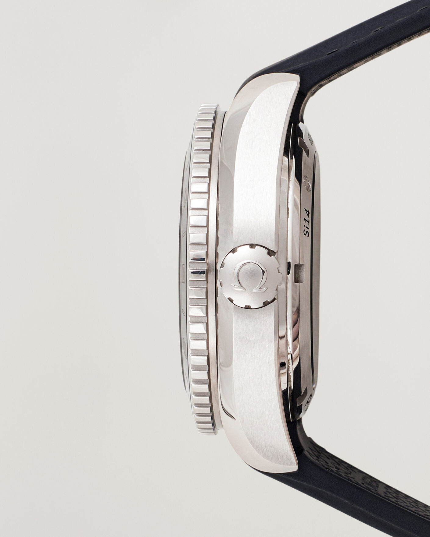 Men | Omega Pre-Owned Seamaster Planet Ocean 600M GMT | Omega Pre-Owned | Seamaster Planet Ocean 600M GMT