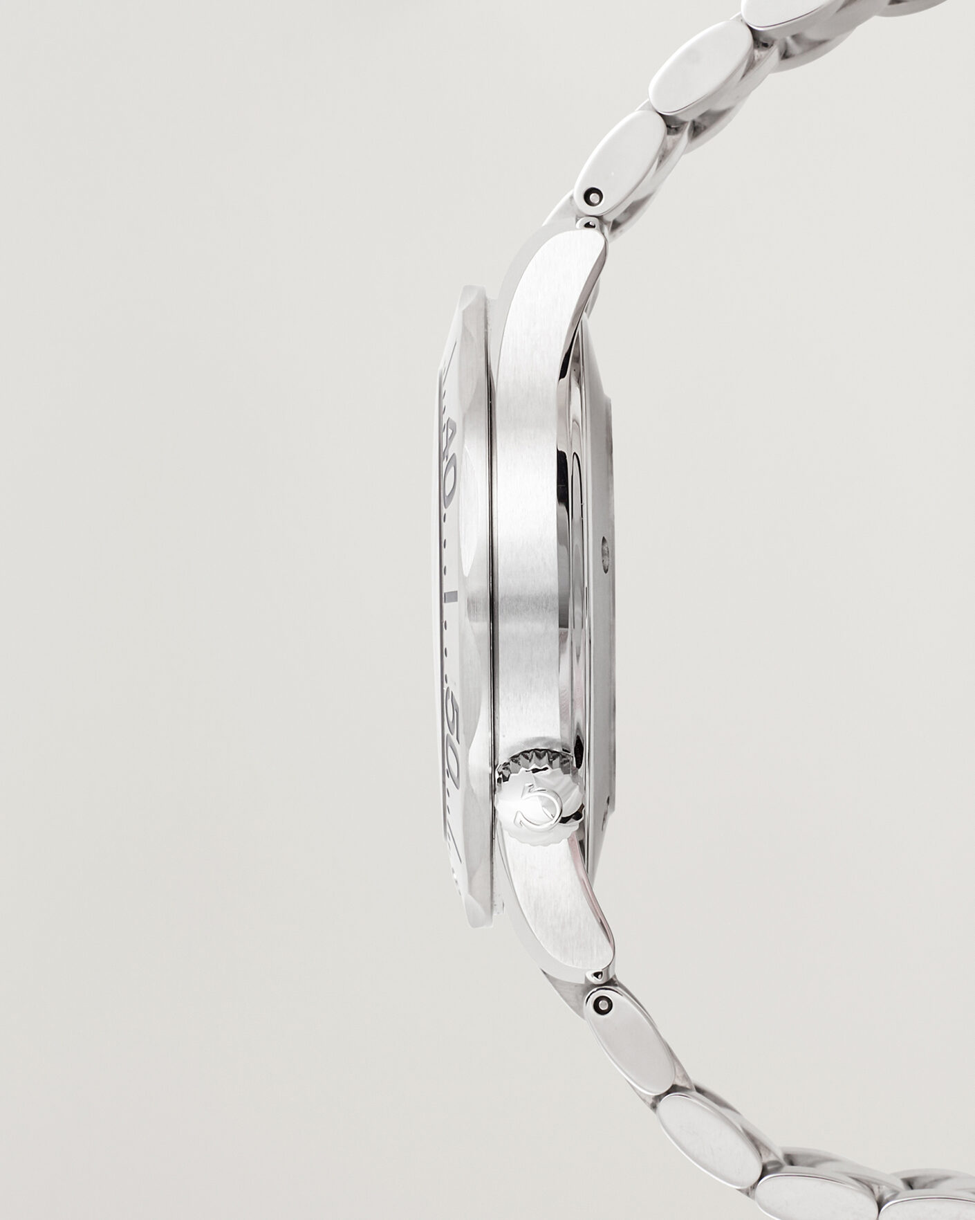 Men | Pre-Owned & Vintage Watches | Omega Pre-Owned | Seamaster 300M Electric Blue