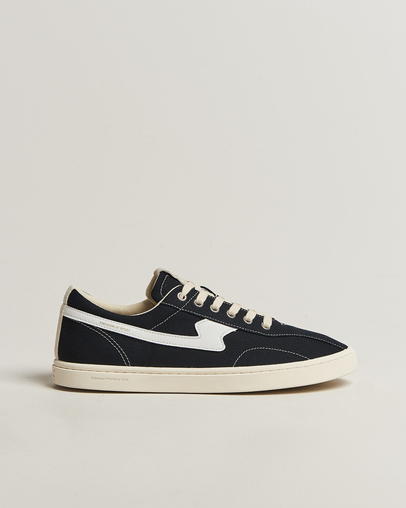 Men | Sneakers | Stepney Workers Club | Surma S-Strike Canvas Sneaker Black