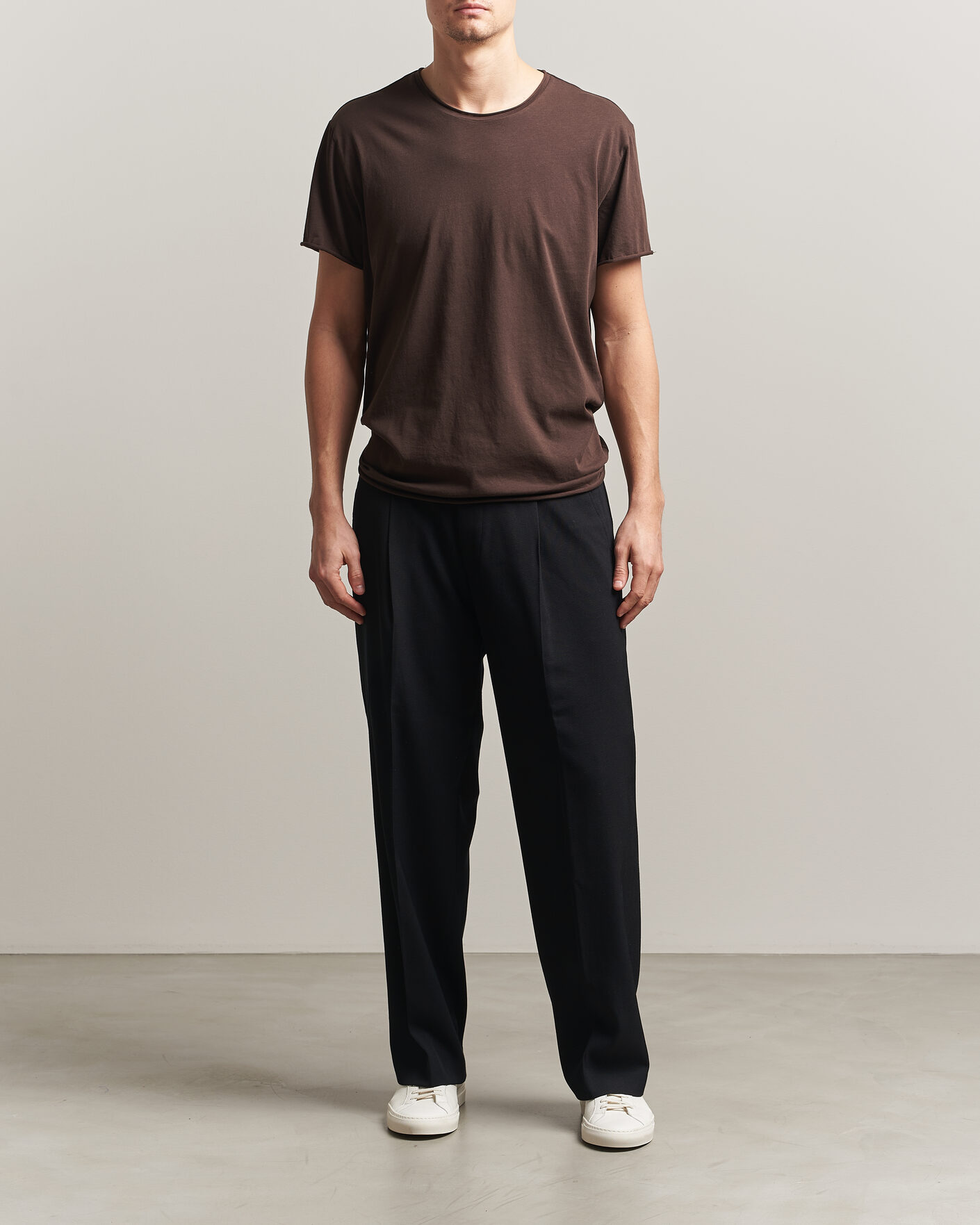Men | T-Shirts | Filippa K | Roll Neck Crew Neck T-Shirt Dark Chocolate