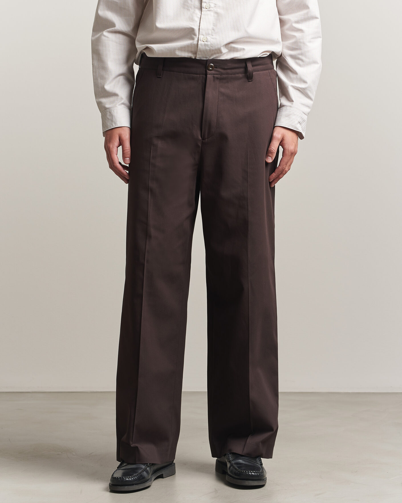 Men | Trousers | Filippa K | Reeve Cotton Trousers Dark Chocolate
