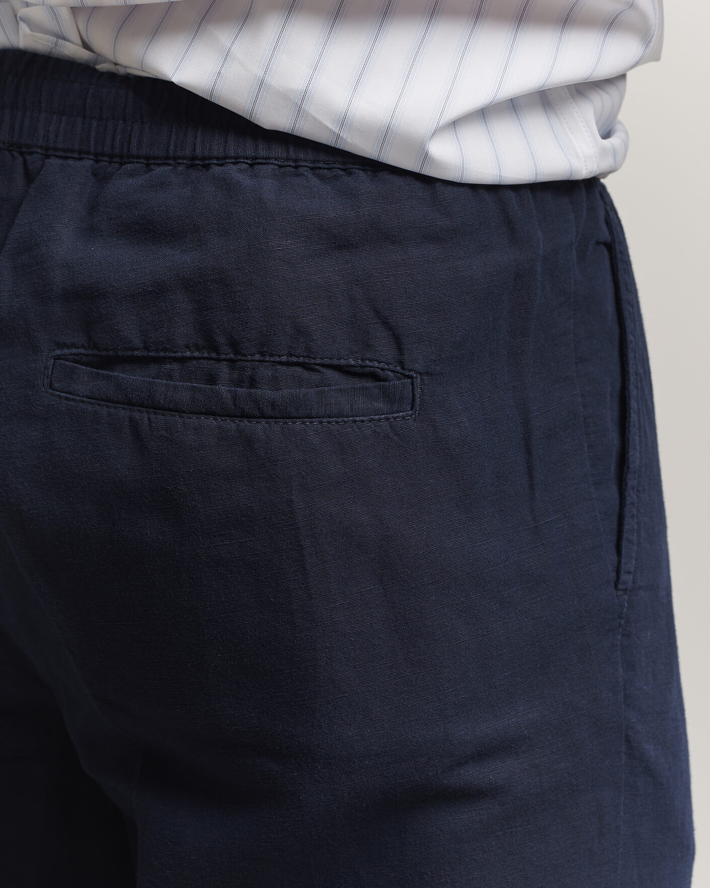 Men | Trousers | Filippa K | Theo Relaxed Linen/Cotton Drawstring Trousers Navy