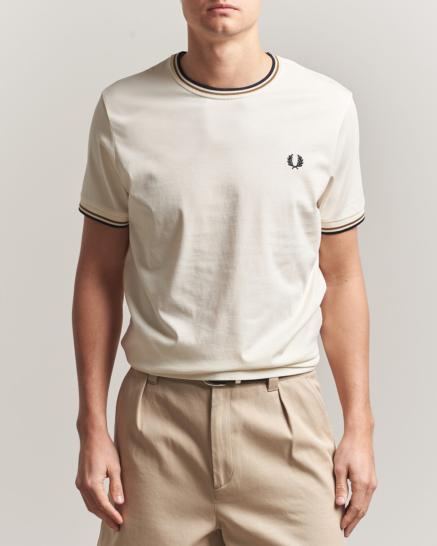 Men | T-Shirts | Fred Perry | Twin Tipped T-Shirt Ecru