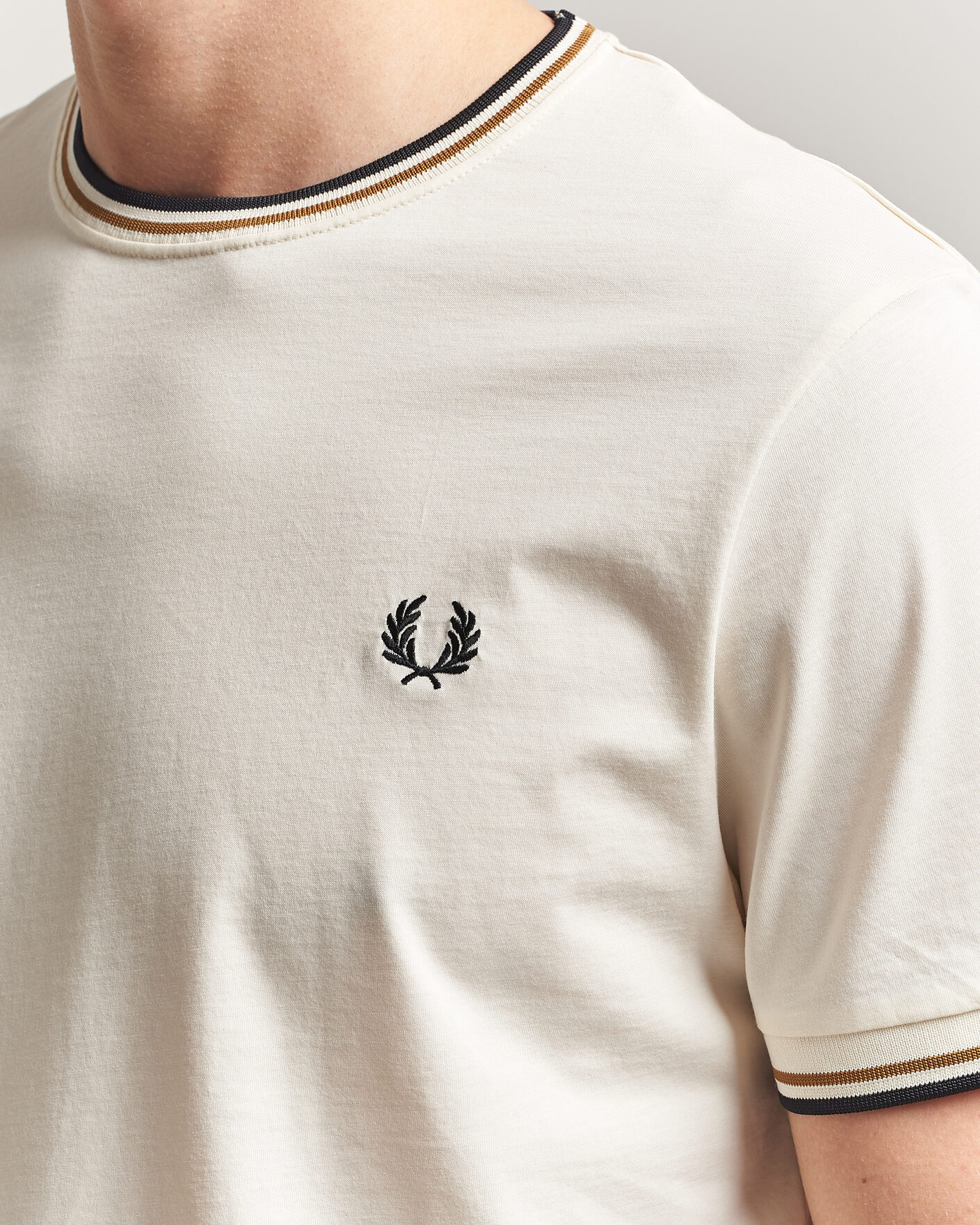 Men | T-Shirts | Fred Perry | Twin Tipped T-Shirt Ecru