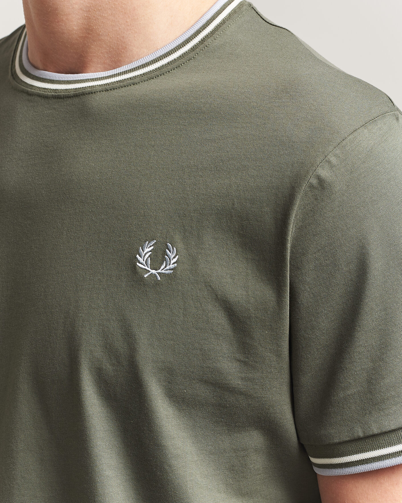 Men | T-Shirts | Fred Perry | Twin Tipped T-Shirt Laurel Wreath Green