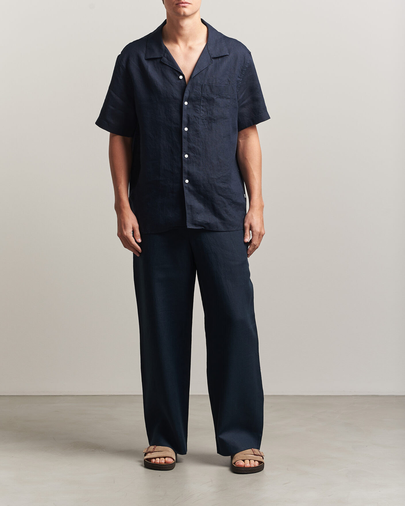 Men | Trousers | J.Lindeberg | Noah Drape Linen Pants Navy
