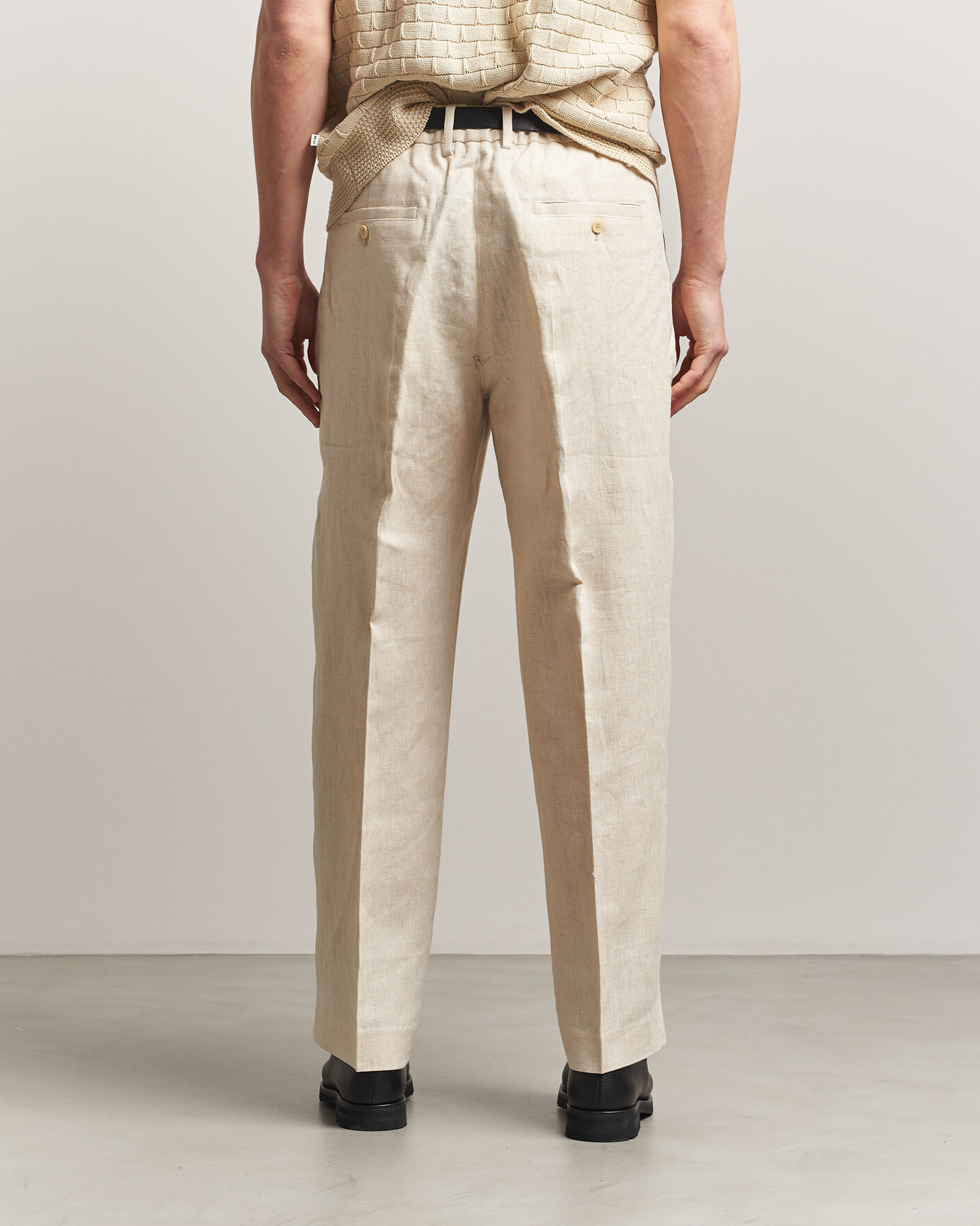 【極美品】WEARMASTERS Cotton Linen Trousers NN07 Kay Relaxed Fit Linen Trousers Oat at CareOfCarl.com