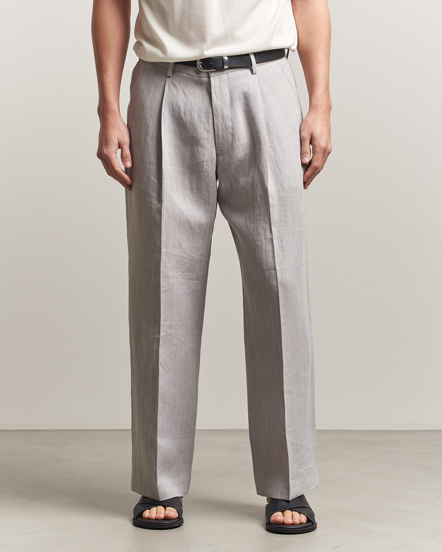 Men | Trousers | NN07 | Kay Pinstriped Pleated Linen Trousers Grey