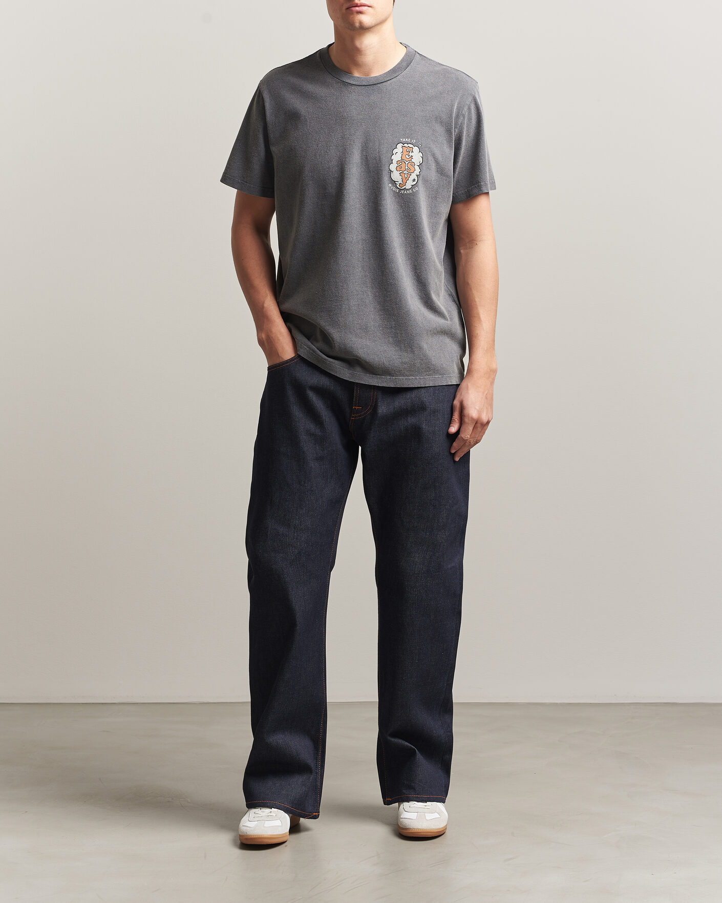 Men | T-Shirts | Nudie Jeans | Roy Easy Cloud T-Shirt Antracite