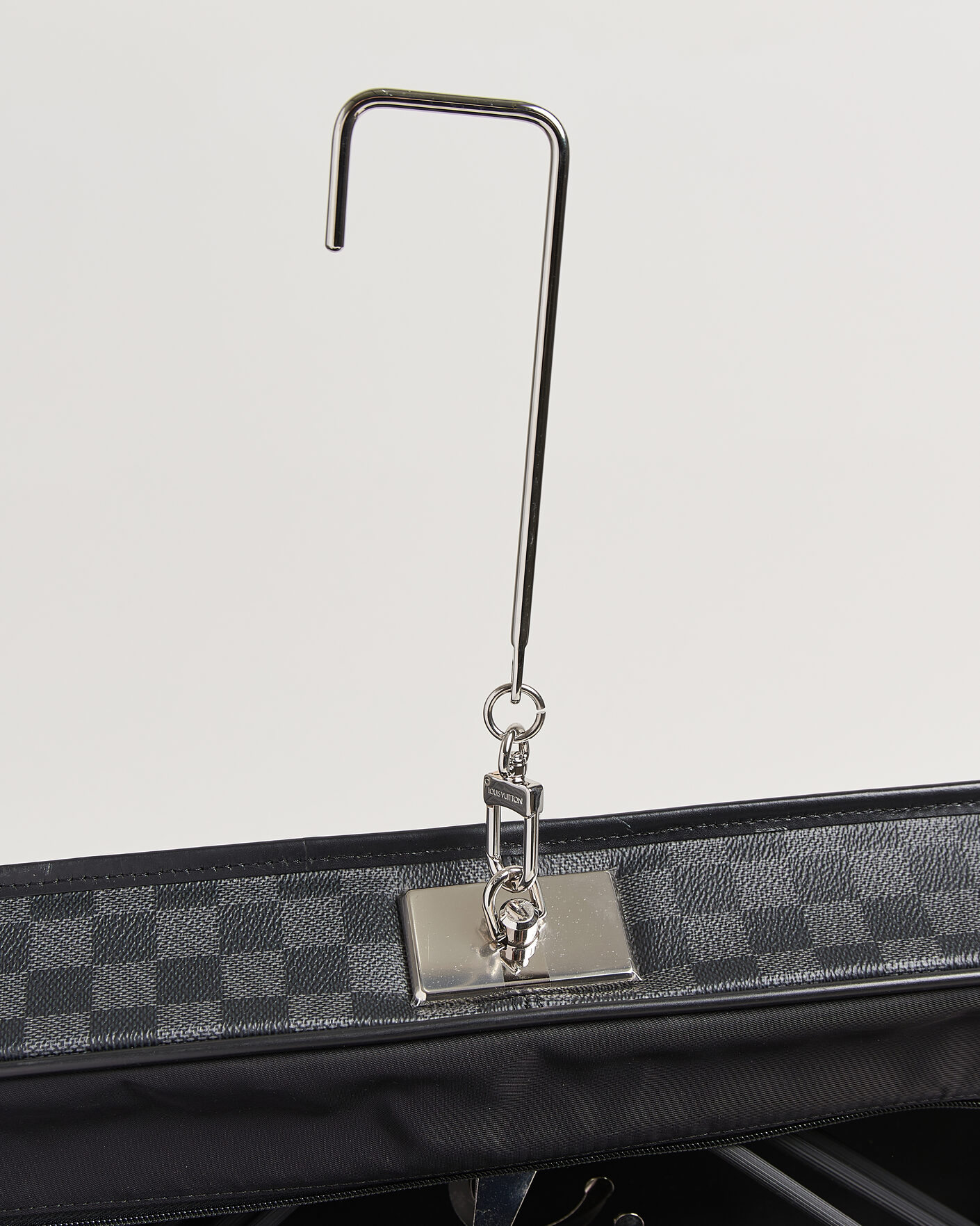 Men | Pre-Owned & Vintage Bags | Louis Vuitton Pre-Owned | Garment Case Damier Graphite